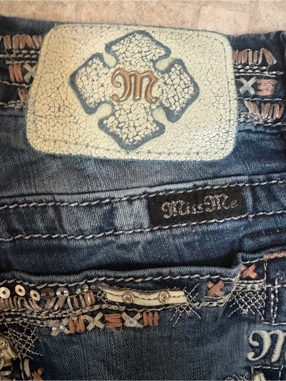 Miss Me Easy Bermuda Shorts Bling Design Jorts Women’s Size 25 10” Y2K EUC